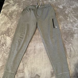 Vuori Sunday Performance Jogger - Medium - Gray